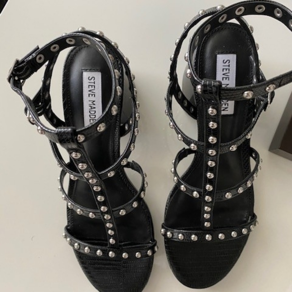STEVE MADDEN Studded Snake Skin Sandals - NEW